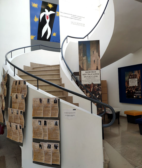 Escaliers au musée de la résistance