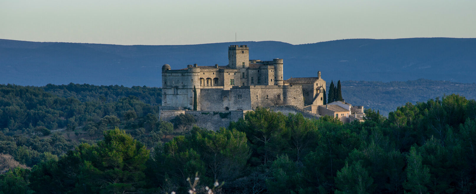 Château du Barroux dans le Ventoux © Exterieurs
