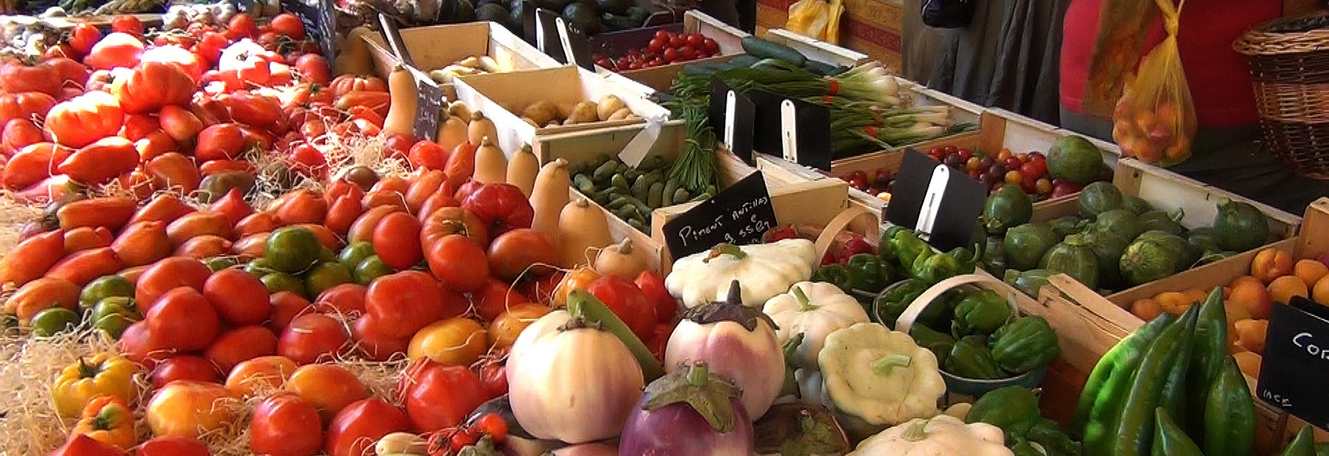 Étal d'un marché du Vaucluse  © Hocquel
