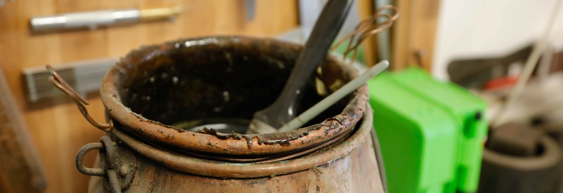 Atelier d'un artisan d'art en Vaucluse  © Hocquel