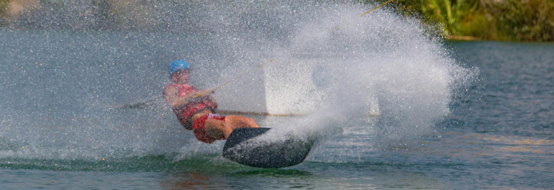 Ski nautique sur le Rhône  © Hocquel
