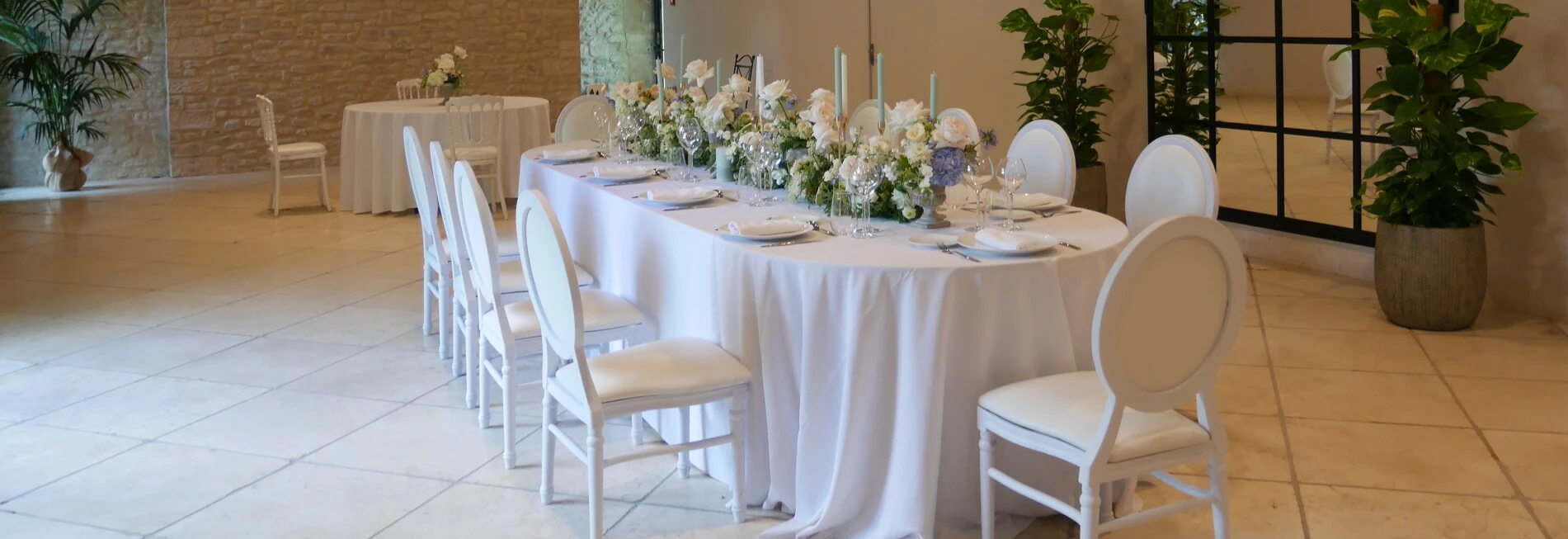 Salle de réception au château de Barrenques en Vaucluse  © Ripert