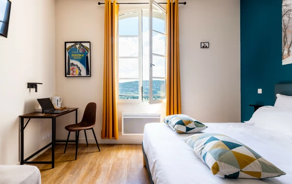 Chambre de l'Hôtel compagnon de route Le Nesk  © Abbès