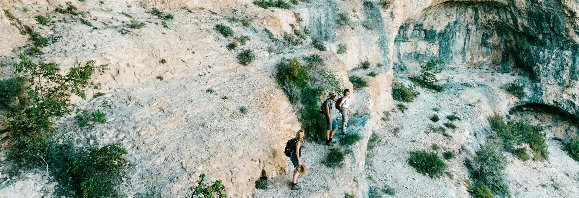 Randonneurs dans une combe  © O'Brien
