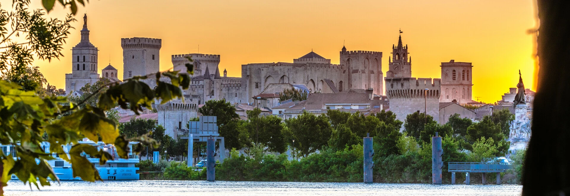 Lever de soleil sur Avignon  © Kessler