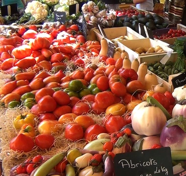 Étal d'un marché du Vaucluse  © Hocquel
