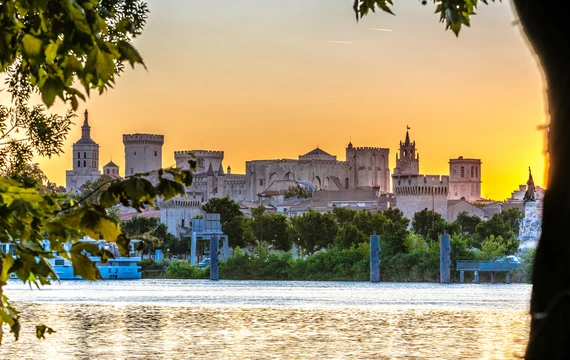 Lever de soleil sur Avignon  © Kessler
