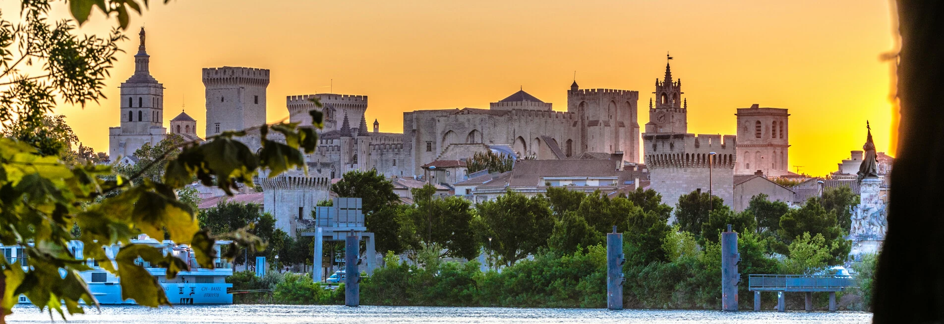 Lever de soleil sur Avignon  © Kessler