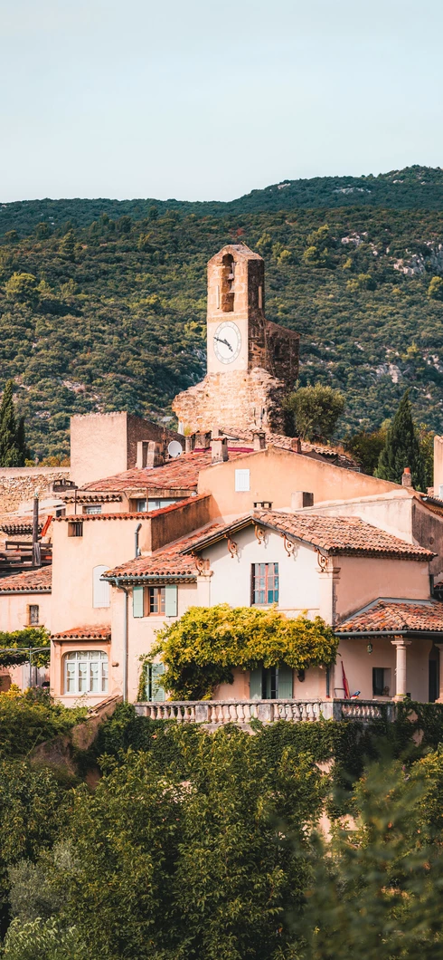 Village de Lourmarin en Vaucluse  © LezBroz