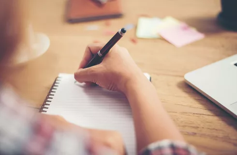 Ateliers d'écriture  © Freepik-jcomp