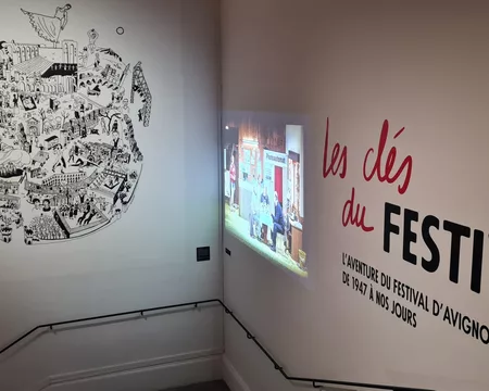 Les Clés du festival, affiches des 80 éditions du festival d'Avignon  © Valérie Gillet