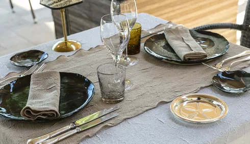 Table restaurant Les Terrasses de Guilles  © Mas de Guilles